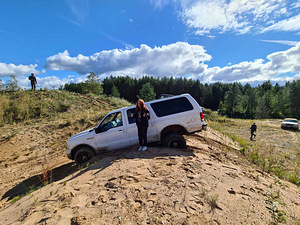 Ford Excursion (5 foto / 6)