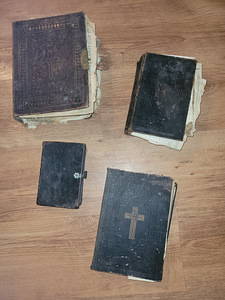 Müüa üle 100 aastavanused piiblid (6 foto / 6)