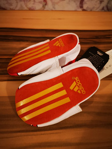 Adidas сапоги 18 (3 фото из 4)