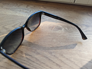 Emporio Armani Päikseprillid (2 foto / 4)