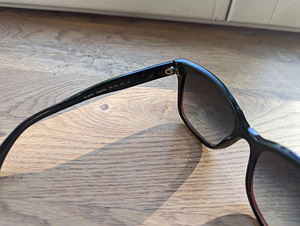 Emporio Armani Päikseprillid (3 foto / 4)
