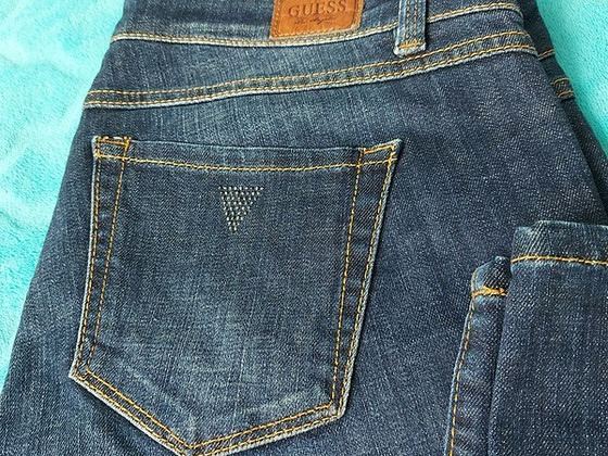 Guess джинсы р.33