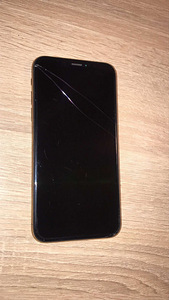 iPhone xs (3 фото из 3)