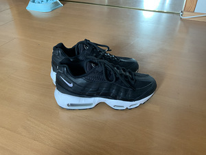 Nike airmax 95 (1 фото из 2)
