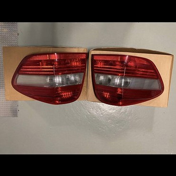 Задние фары на Mercedes ML 2006 оригинал
