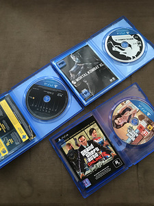 PlayStation 4. (2 фото из 2)