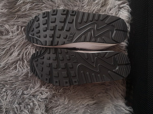 NIKE AIRMAX 90 UUED VALGED JALATSID (2 foto / 3)