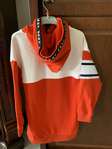 Платье dKNY (2 фото из 3)