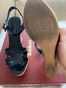 Baldinini lakknahast platvorm-kingad suurusele 37- 37,5 (4 foto / 5)