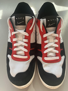 Красные кроссовки Nike Squash Type University Red (1 фото из 3)