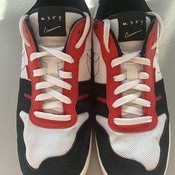 Красные кроссовки Nike Squash Type University Red
