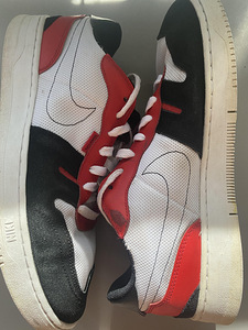 Красные кроссовки Nike Squash Type University Red (3 фото из 3)