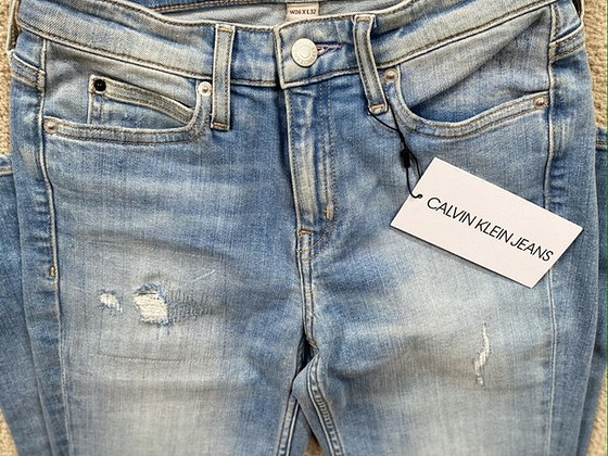 Новые джинсы Calvin Klein размер 26/32
