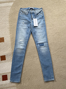 Uued Calvin Klein teksad suurus 26/32 (2 foto / 6)