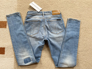 Uued Calvin Klein teksad suurus 26/32 (3 foto / 6)