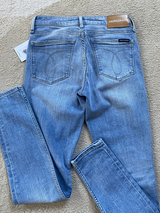 Uued Calvin Klein teksad suurus 26/32 (5 foto / 6)