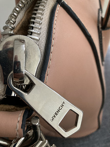 Givenchy (4 foto / 4)