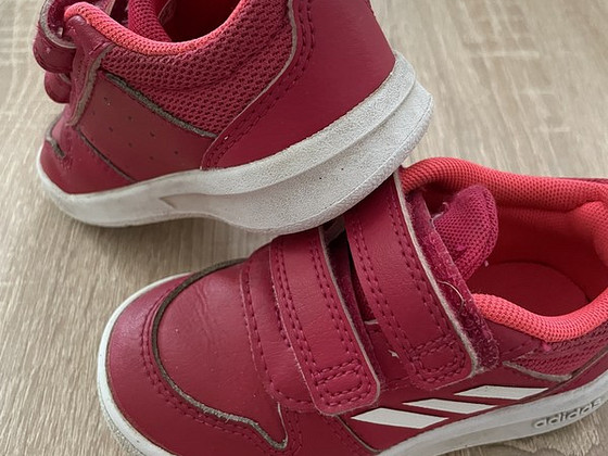 Adidas tossud, s. 22