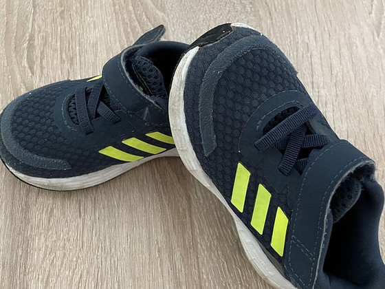 Adidas laste tossud, s. 22