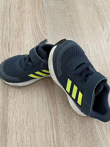 Adidas laste tossud, s. 22 (1 foto / 3)