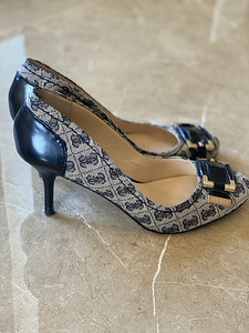 Guess kingad suurus 40 (1 foto / 6)