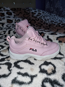 Fila (1 foto / 3)