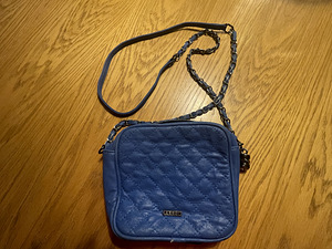 Crossbody elektrisinine By Mohito (1 foto / 2)