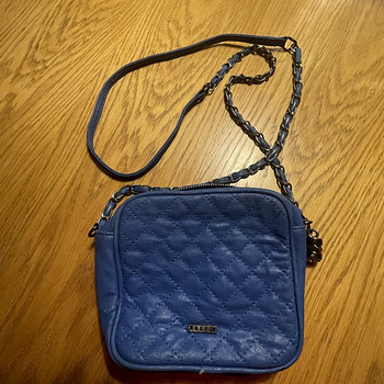 Crossbody elektrisinine By Mohito