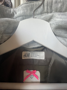 Куртка-бомбер H&M 7-8л. (2 фото из 3)