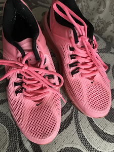 Tossud Nike, 37.5 ( 23.5cm) (2 foto / 3)