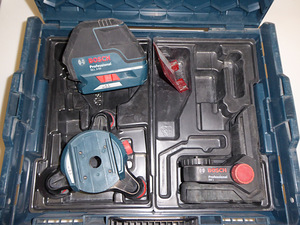 Ristlaser BOSCH GLL 3-50 + Kohver (3 foto / 4)