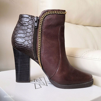 Nahast poolsaaapd kontsaga / Leather boots Nr 37