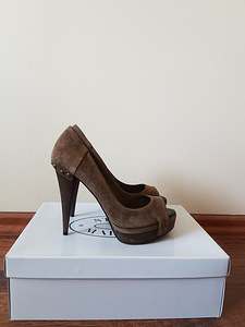 Zara kingad, beez, kunstnahk, 38 suurus (1 foto / 3)