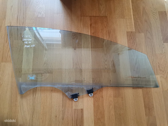 Honda Civic sedaan 06-11 parempoolne esiklaas (originaal)