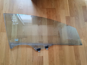 Honda Civic sedaan 06-11 parempoolne esiklaas (originaal) (1 foto / 1)