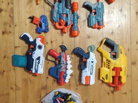 Продам набор детских пистолетов Nerf и XShot. Коллекция-9 шт