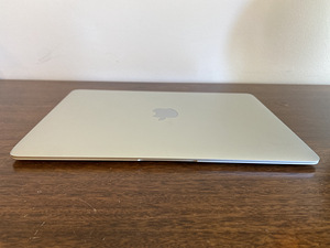 MacBook (Retina 12, 08.10.2015) 8GB, 512 SSD, SLVR (5 foto / 10)