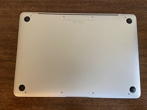 MacBook (Retina 12, 08.10.2015) 8GB, 512 SSD, SLVR (8 foto / 10)