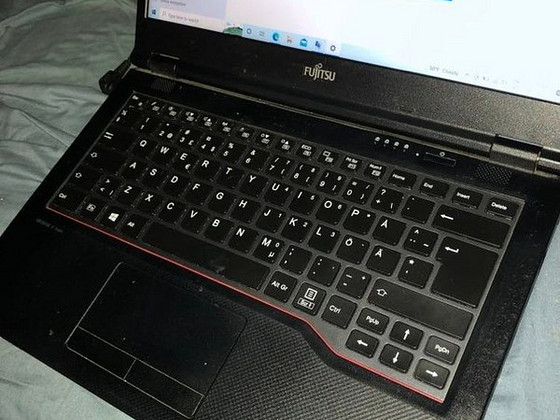 Ноутбук Fujitsu Lifebook E448