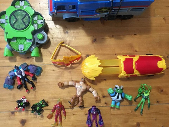 Продам коллекцию игрушек Ben 10