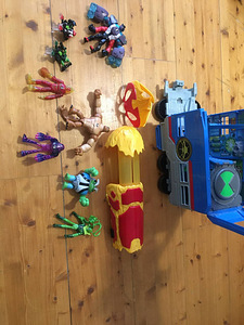 Продам коллекцию игрушек Ben 10 (3 фото из 9)