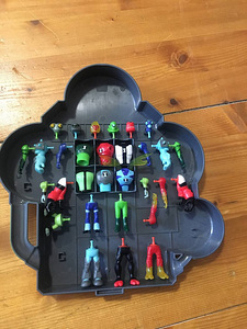 Продам коллекцию игрушек Ben 10 (6 фото из 9)