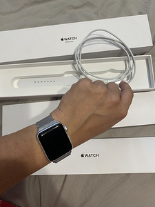 Apple WATCH Series 3, 38 мм, серебристый (GPS) (1 фото из 1)