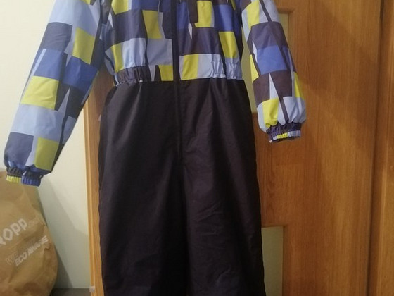 Продам зимний комбез huppa 134