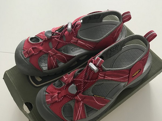 Новые женские походные сандалии KEEN размер 38