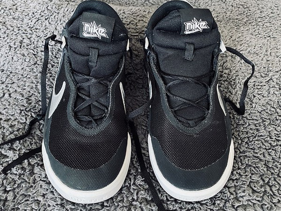 Кроссовки Nike, размер 37,5