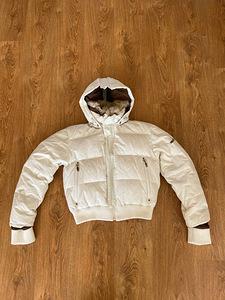 GUESS пуховик FW06 (1 фото из 9)