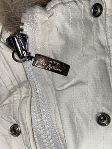 GUESS пуховик FW06 (6 фото из 9)