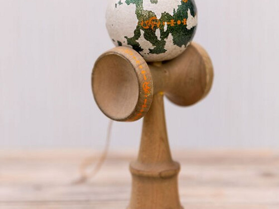 Kendama Jaapani-pärane laste mänguasi