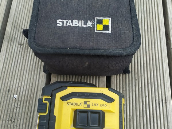 Перекрестный лазер Stabila lax 300, бывший в употреблении